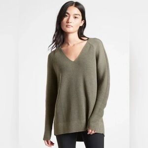 Athleta Hanover Vneck Sweater size large
